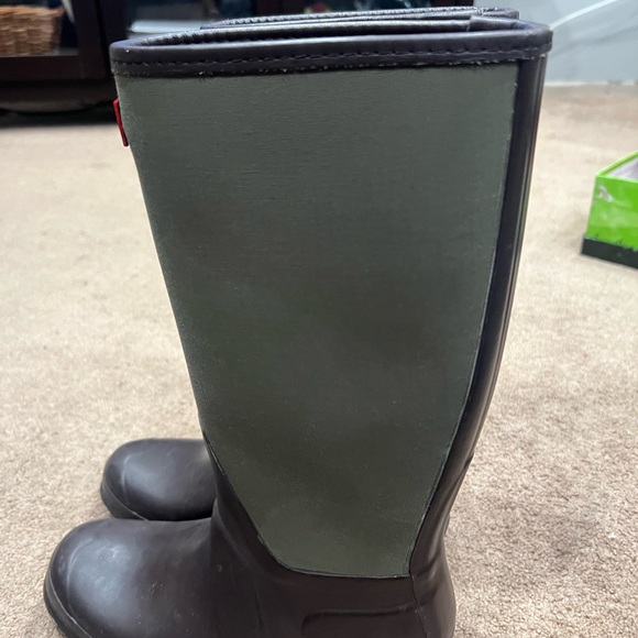 Used Two Tone Hunter Boots, Womens size 8 mid calf, green and brown - Picture 2 of 4